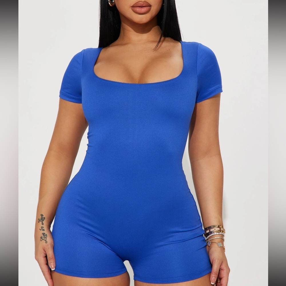 NWT BLUE DOUBLE LINED ROMPER - MEDIUM